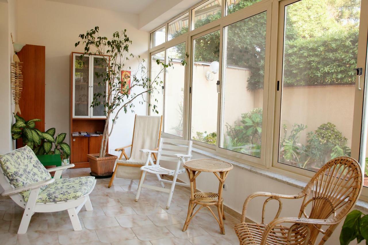 Siciliaiu Villa Мондело Екстериор снимка